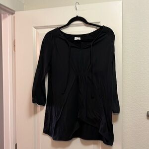 A Glow Maternity Women’s black blouse size medium Preloved